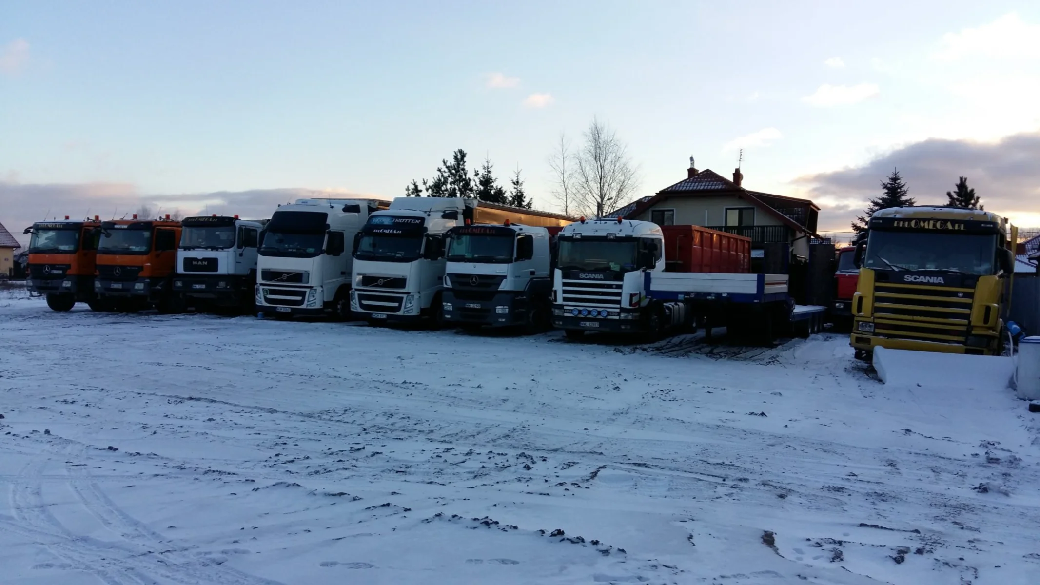 Tabor transportowy Omega — wywrotki i ciągniki siodłowe na bazie